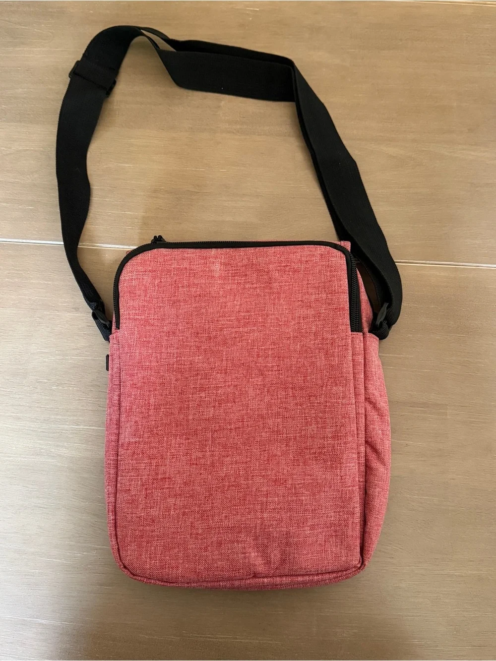Everest Men’s Red Messenger Bag Crossbody Travel Organizer Shoulder Bag